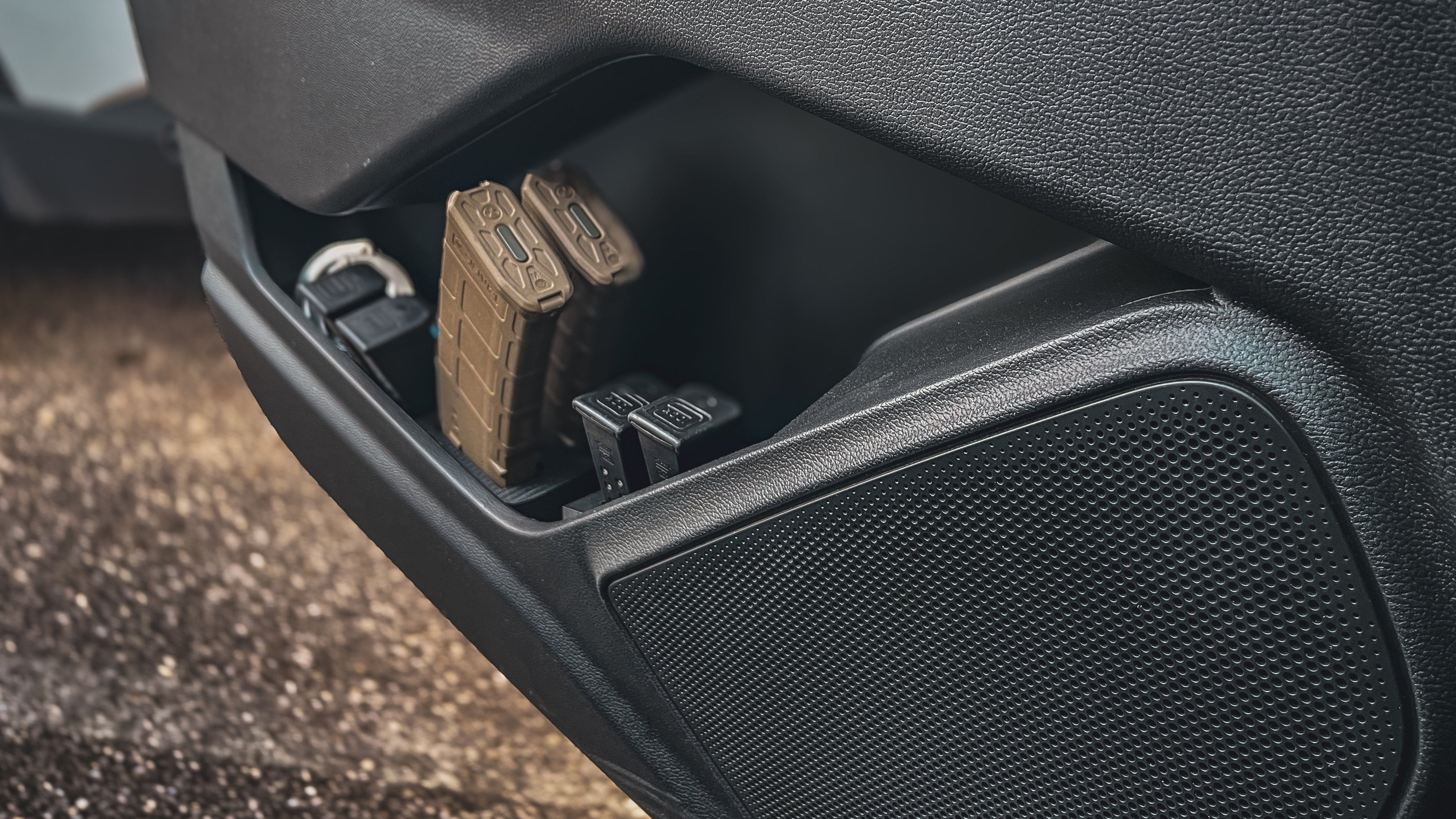 Ford Explorer 2020-2025 Door Mag